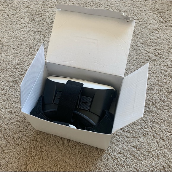 Smartphone/IPhone compatible VR Set - Picture 7 of 7
